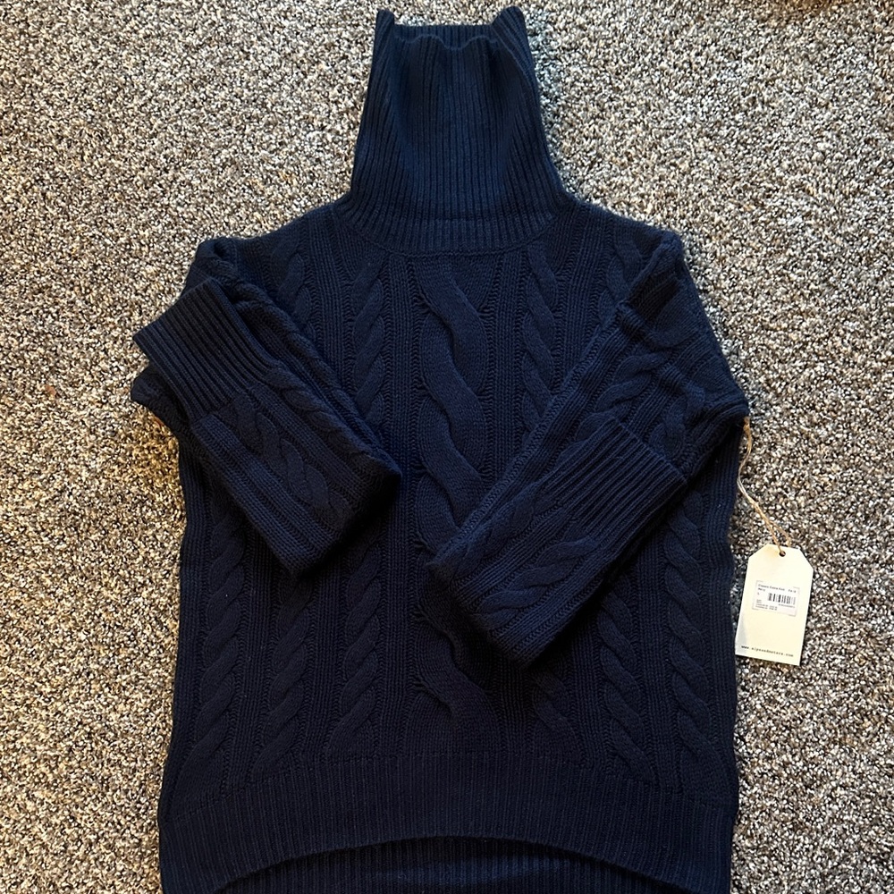 Alps & Meters Classic Cable Knit turtleneck (Women’s)